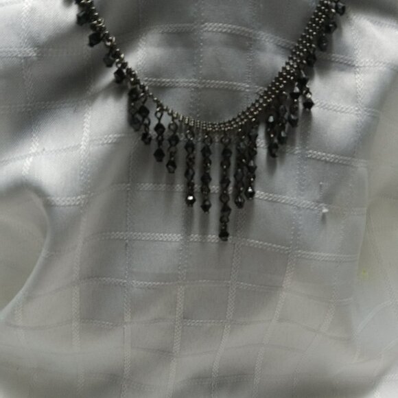 Two(2) vintage necklaces - Picture 2 of 5